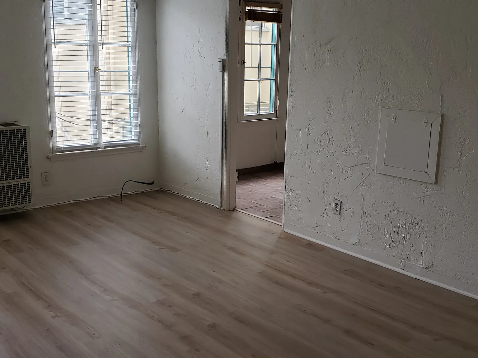 Studio, $1,600 — Photo 2