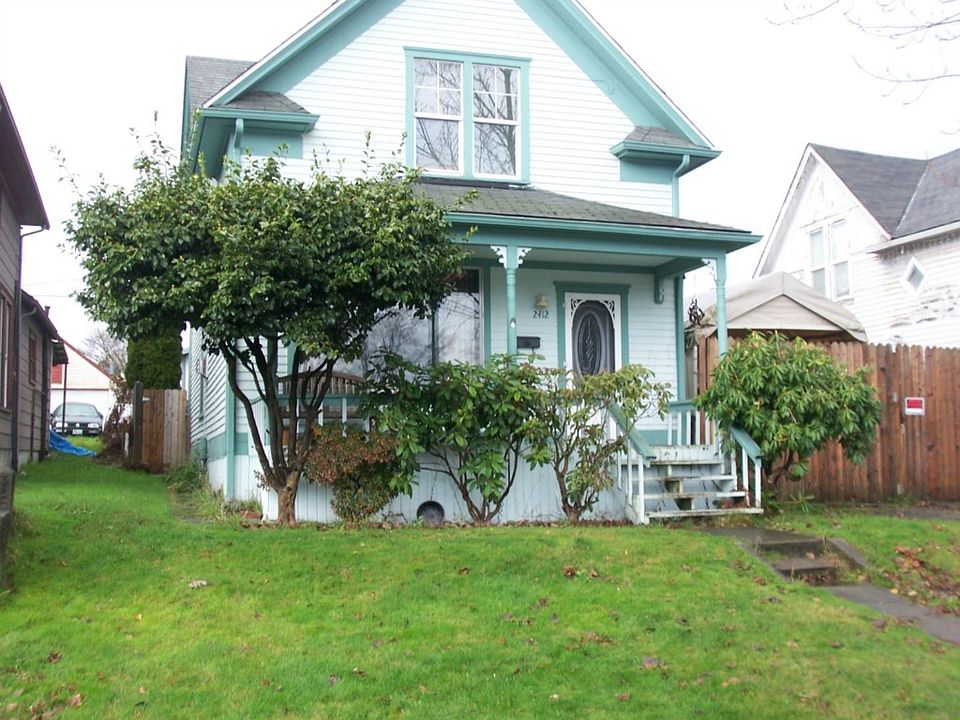 1st image of 2412 Oakes Ave
