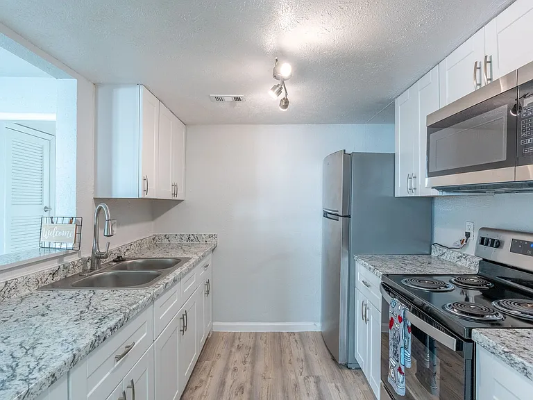Sun Ridge Apartments — Photo 17