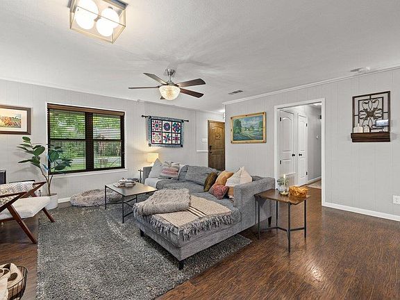 5th image of 302 Schramm Rd