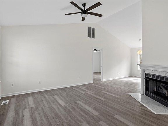 4th image of 184 Hunters Way