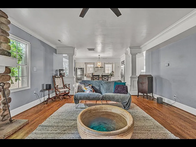 2410 Cornwallis Ave SE — Photo 4