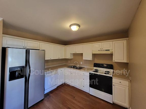 5th image of 2645 Rolling View Dr SE