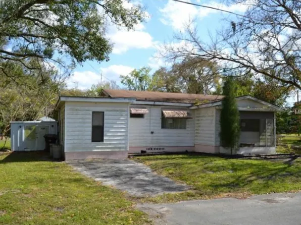 703 NE 10th Ave, Mulberry, FL 33860