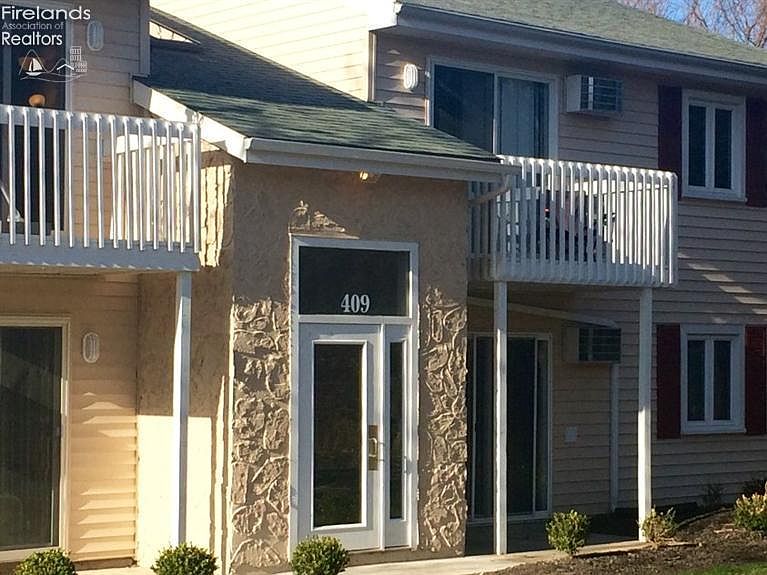 1st image of 409 N Lake Pine Dr APT 5