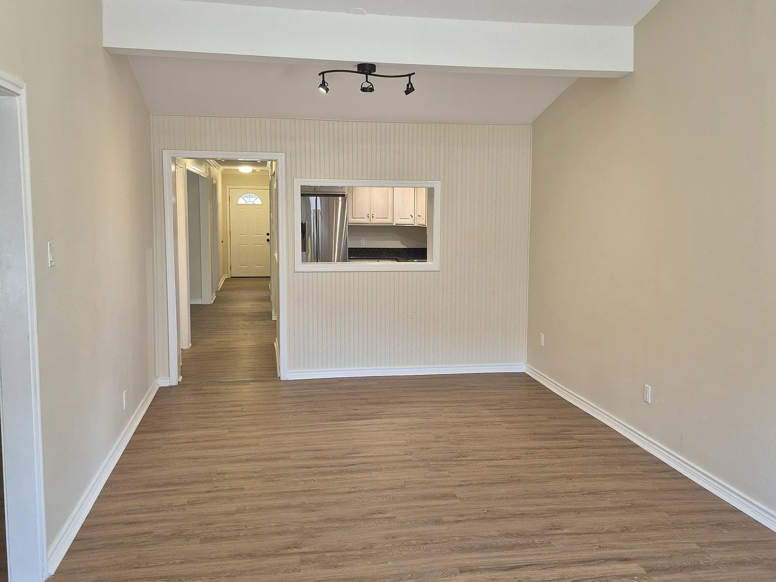 3 bed, 1547 sqft, $1,545 — Photo 2