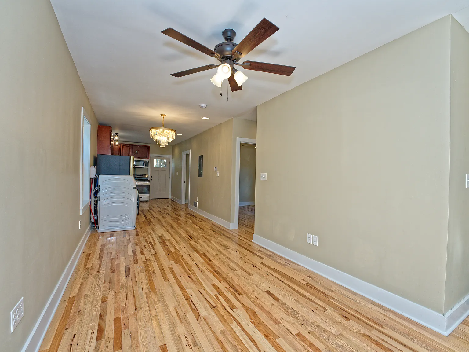 4 bed, 2100 sqft, $900 — Photo 4