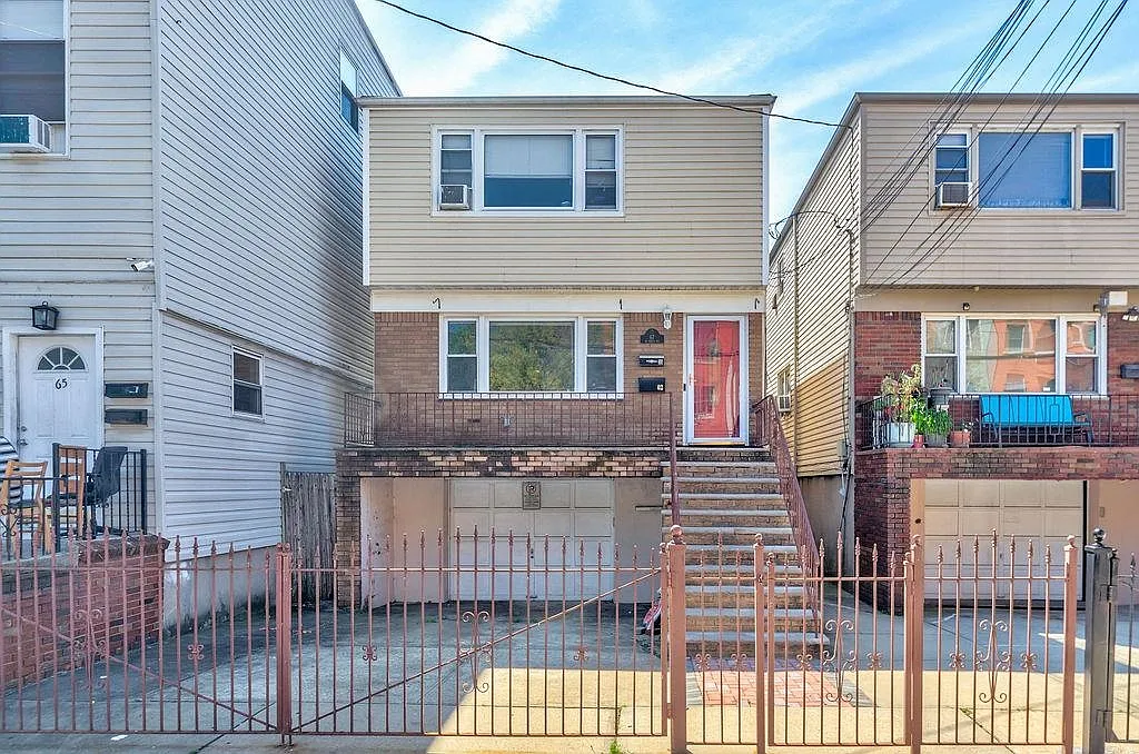 3 bed, 1.5 bath, 1000 sqft, $3,600 — Photo 1