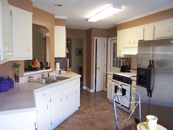 4th image of 3516 Crawfordville Dr