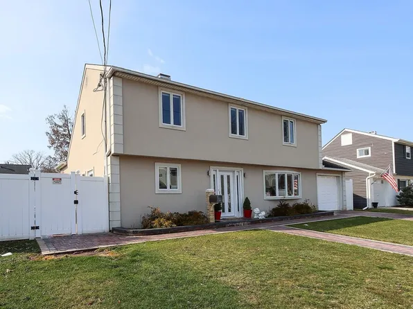 603 Nimrod Court, North Babylon, NY 11703