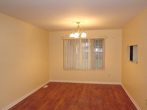 4th image of 118 N Sutphin St #A
