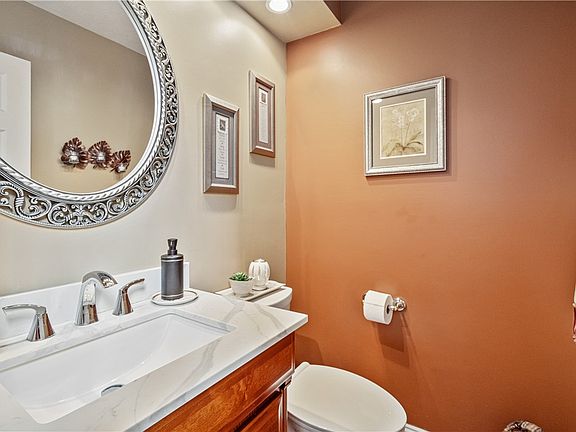 4th image of 105 Forest Glen Dr