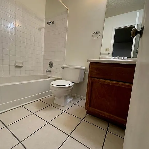 8005 W Gate Blvd #B — Photo 16