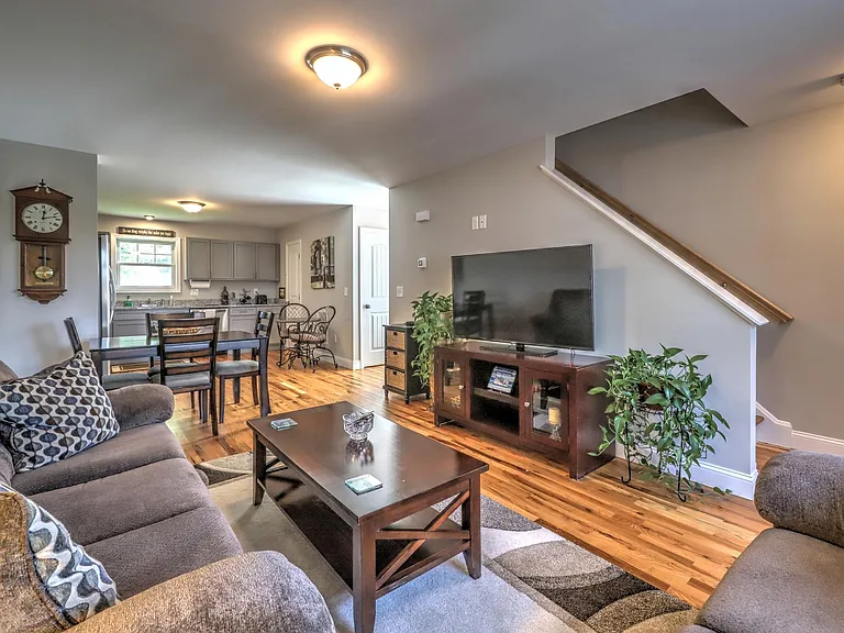328 Meadowside Rd — Photo 15