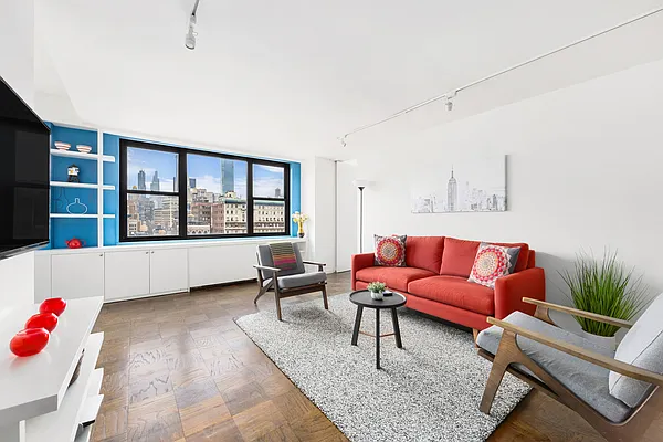 Sold by Compass | media 1