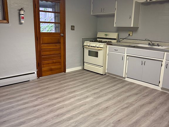 3rd image of 225 Emerson St #B
