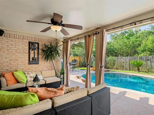 2421 Orleans Ln, Seabrook, TX 77586