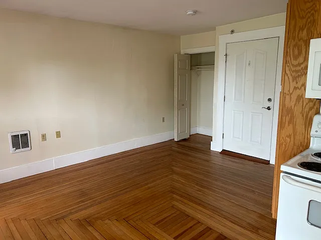 1 bed, 1060 sqft, $1,550 — Photo 3