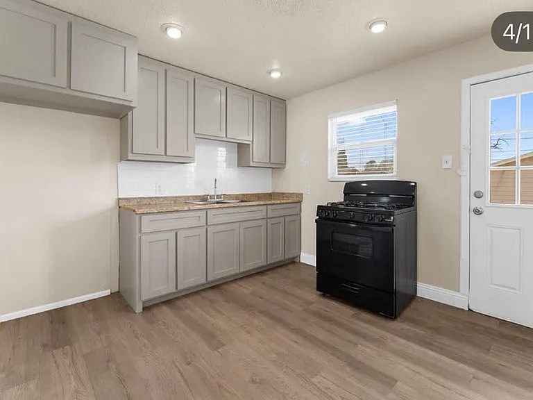 2733 Kay Ave #A — Photo 5