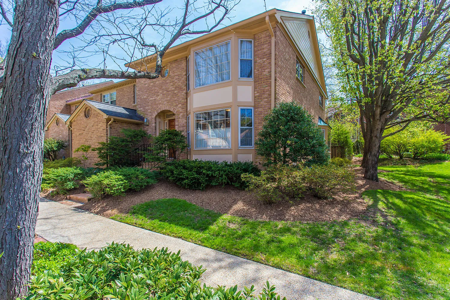 7324 Aynsley Ln photo 1