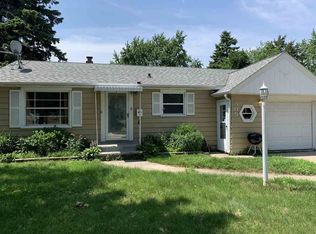 805 N Henry St, Green Bay, WI 54302