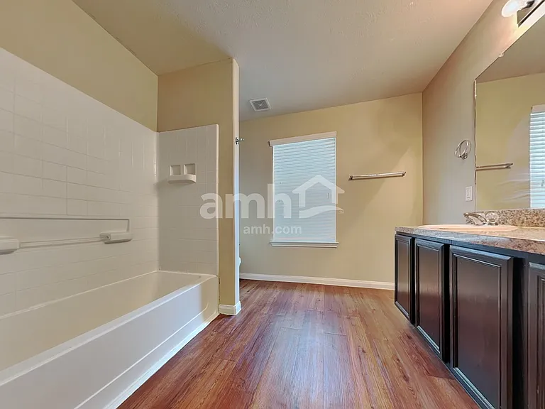 847 Darbydale Crossing Ln — Photo 12