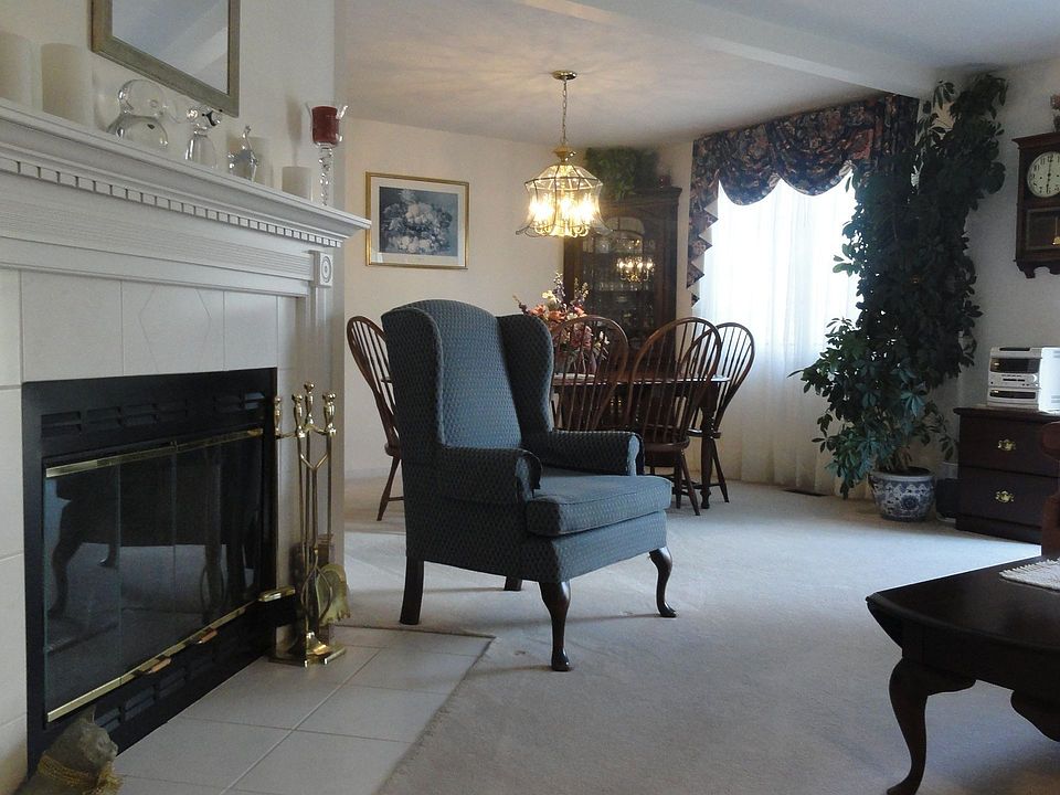 2nd image of 1704 Oakwood Street Ext