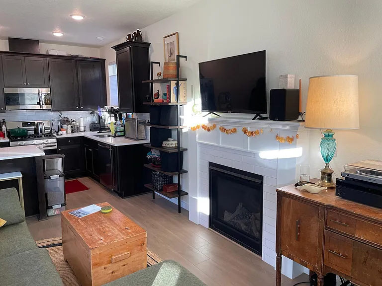 8741 N Burrage Ave — Photo 4