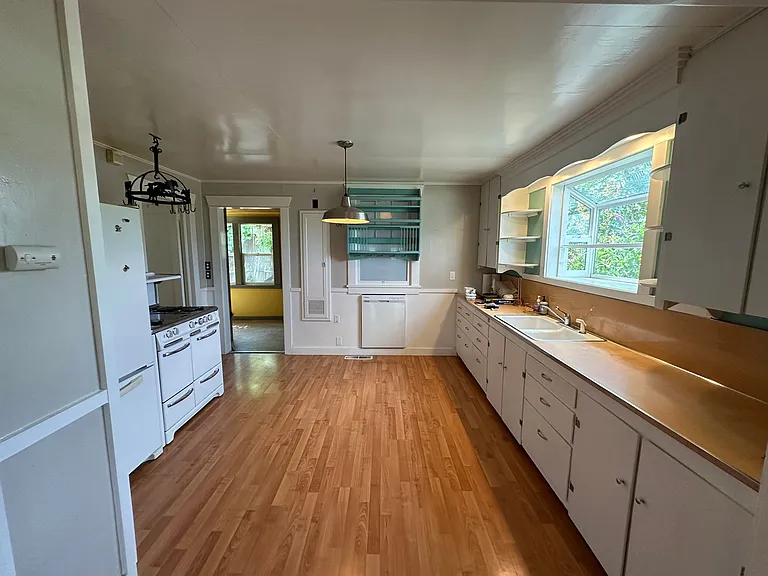 665 S Auburn St — Photo 10