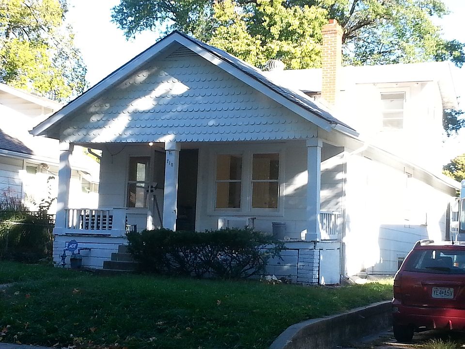 1st image of 710 W 75th Ter