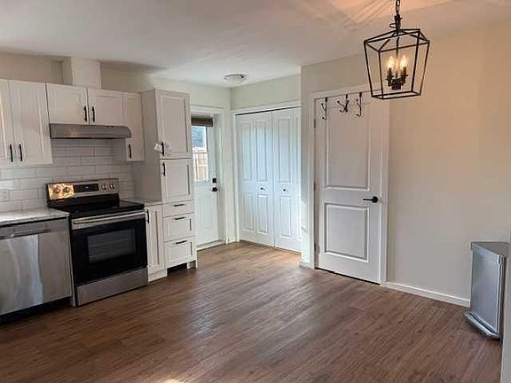4th image of 10205 103rd St