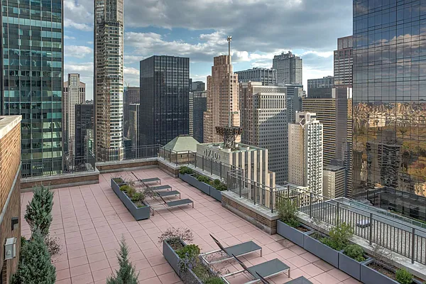 Rented by Jack Resnick & Sons | media 52