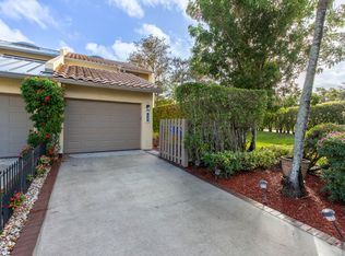 1989 Canterbury Cir, Wellington, FL 33414