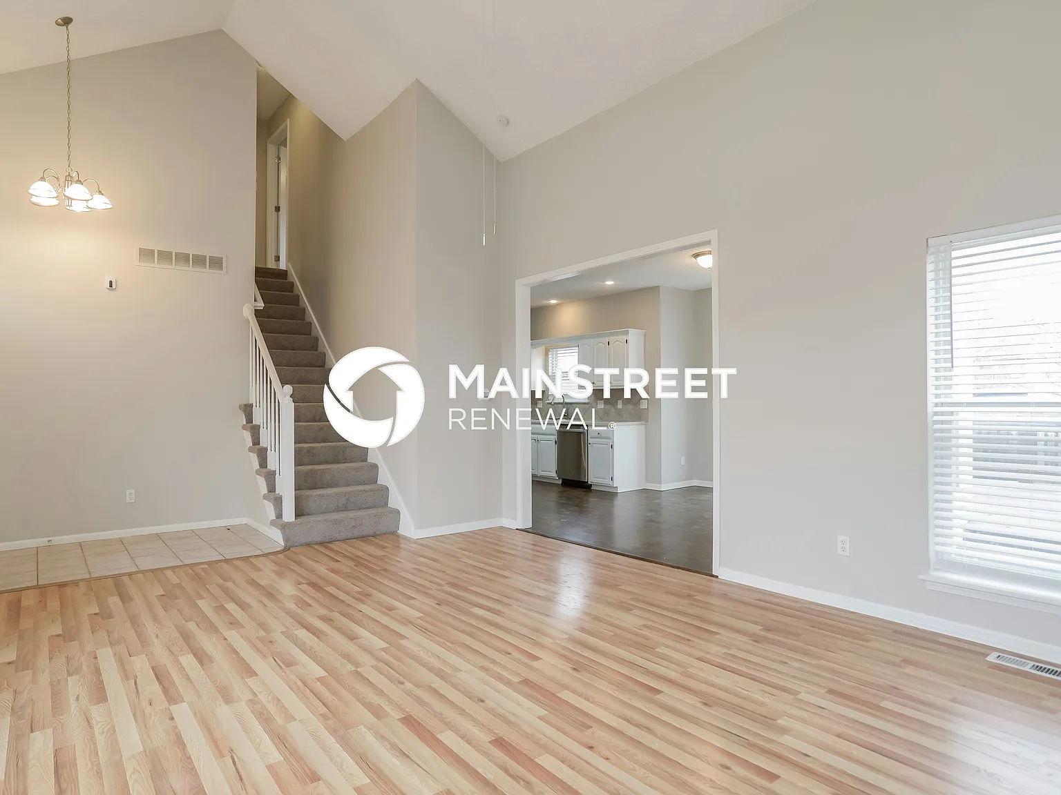 633 Se James Ct — Photo 4