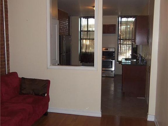 2nd image of 353 Linden St APT 3