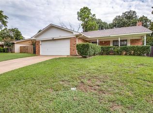 2001 Woodoak Dr, Irving, TX 75060