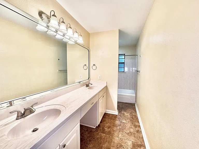 1323 Tamari Dr — Photo 10