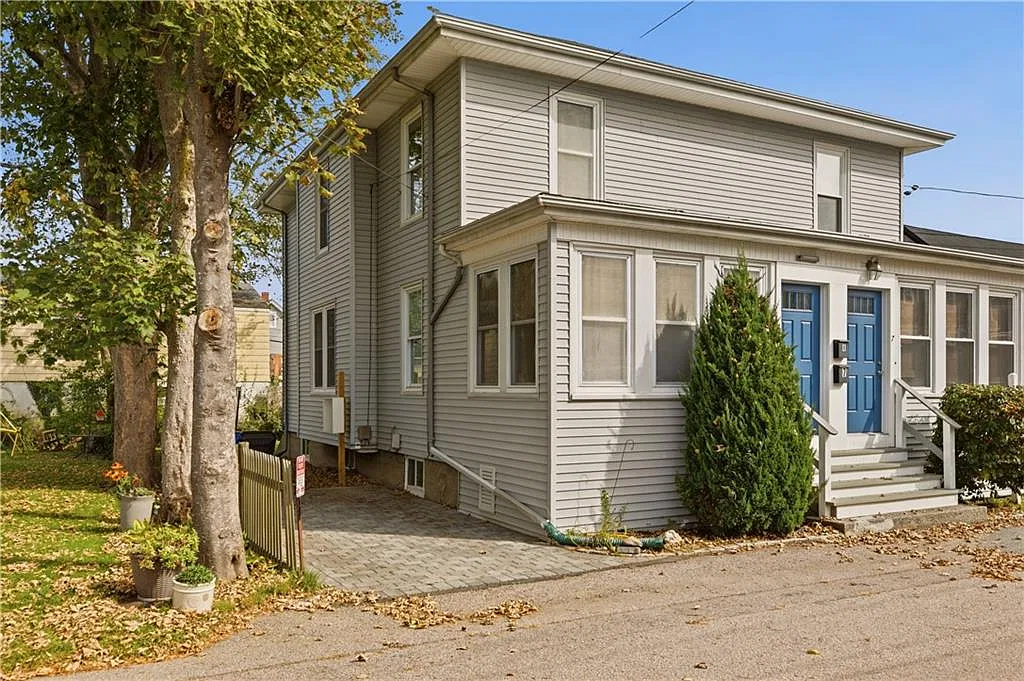 2 bed, 1.0 bath, 1300 sqft, $2,800 — Photo 1