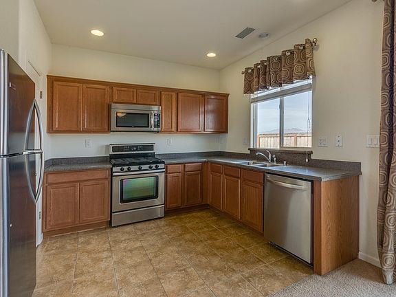 Brand new refrigerator & stainless applicances