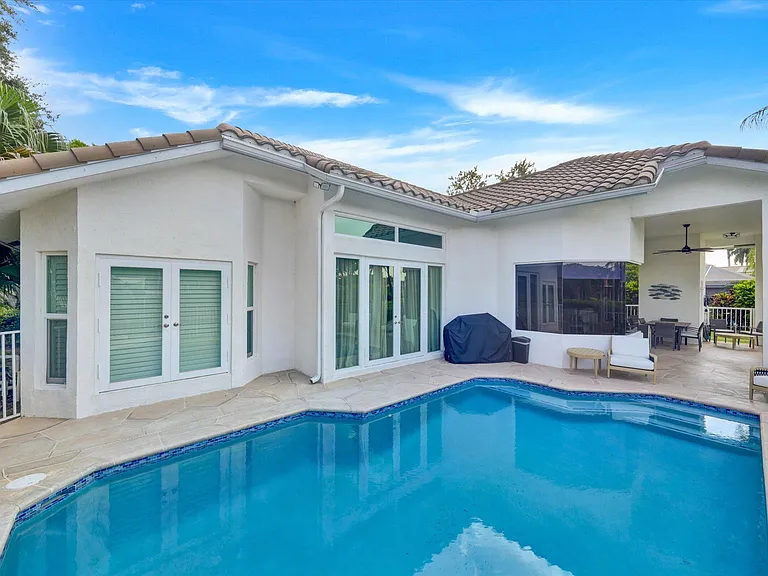 10370 NW 50th Ct — Photo 41