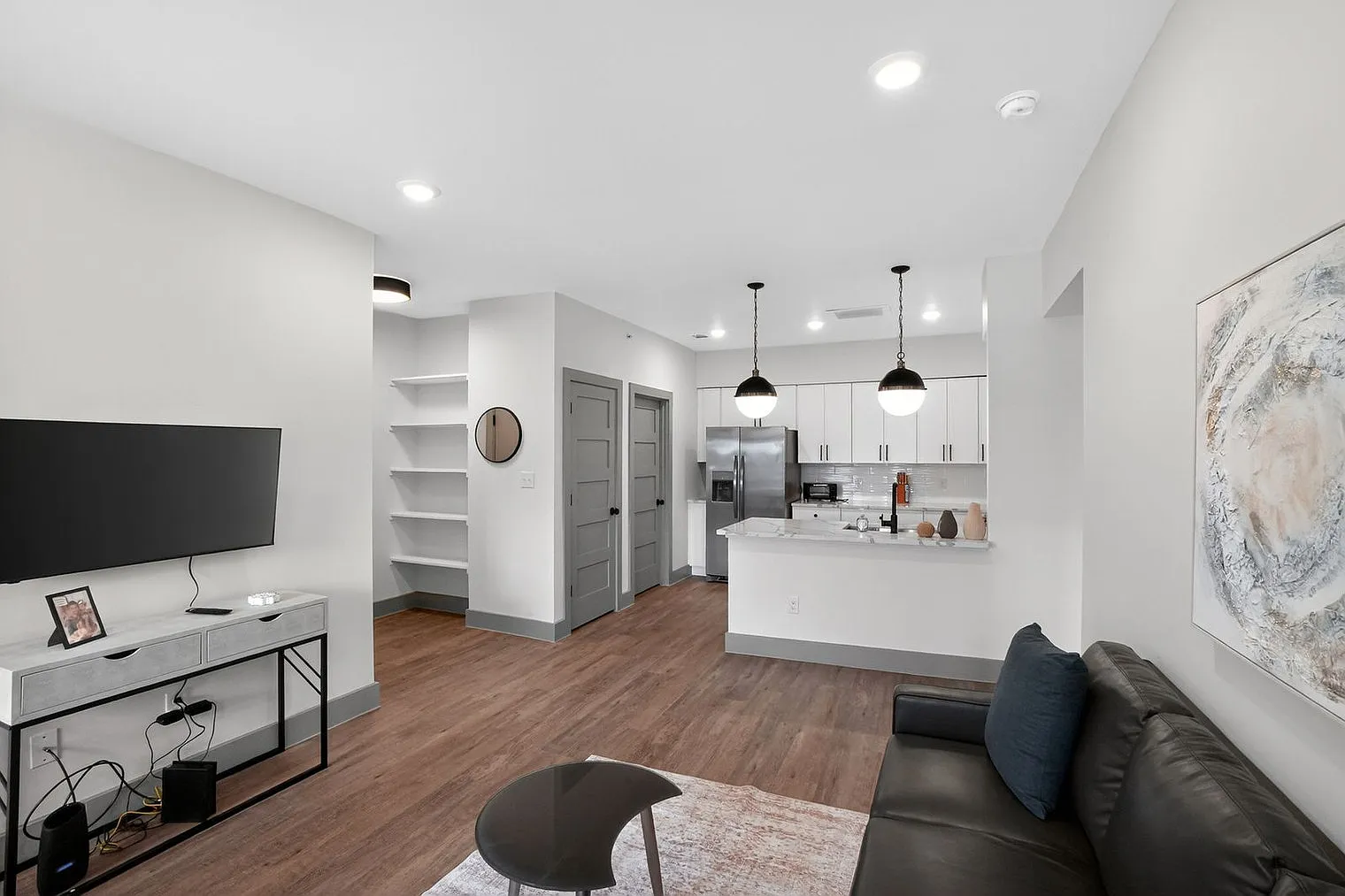 1 bed, 1.0 bath, 8062 sqft, $2,549 — Photo 2