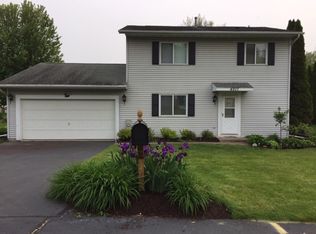 4207 Robbins Rd, Delavan, WI 53115