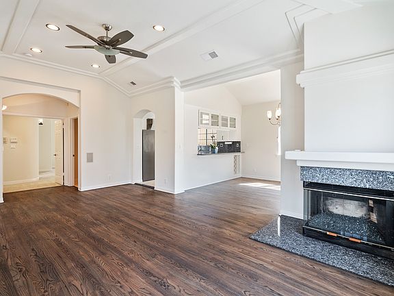 4th image of 622 N Juanita Ave #B