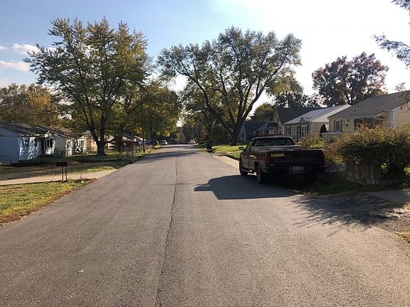 5th image of 2310 S Englewood Ct