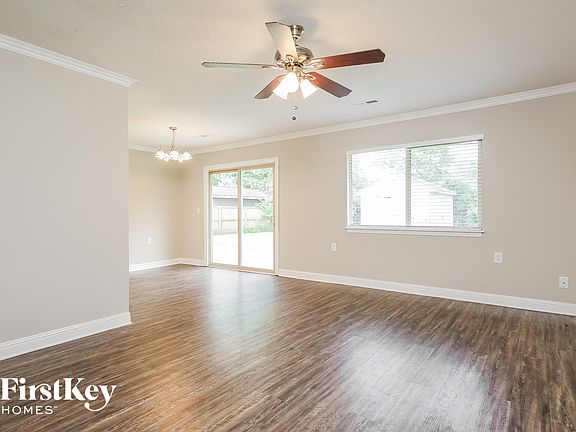 4th image of 304 Pembrook St