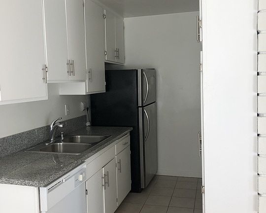 3rd image of 11947 Kiowa Ave APT 2