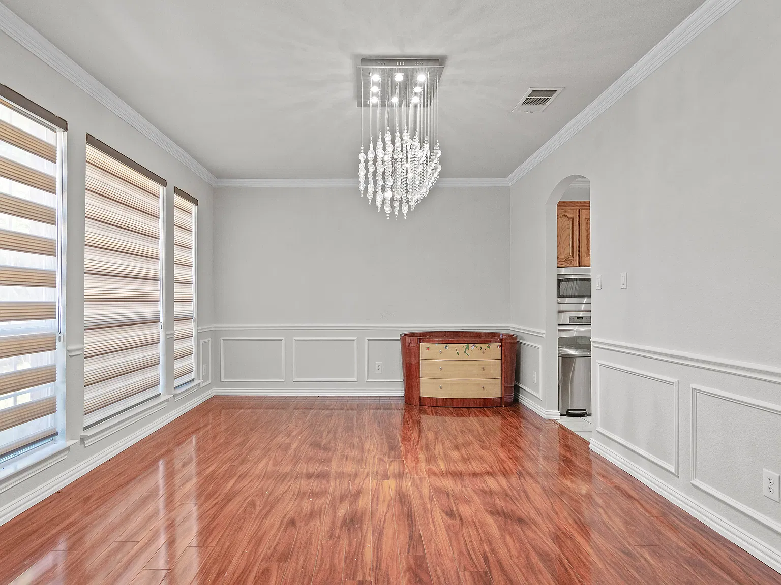 4 bed, 3180 sqft, $3,300 — Photo 4