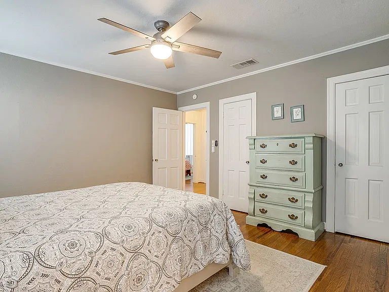 3619 Winston Rd — Photo 36