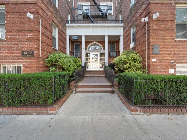 114-06 Queens Boulevard image 1 of 26