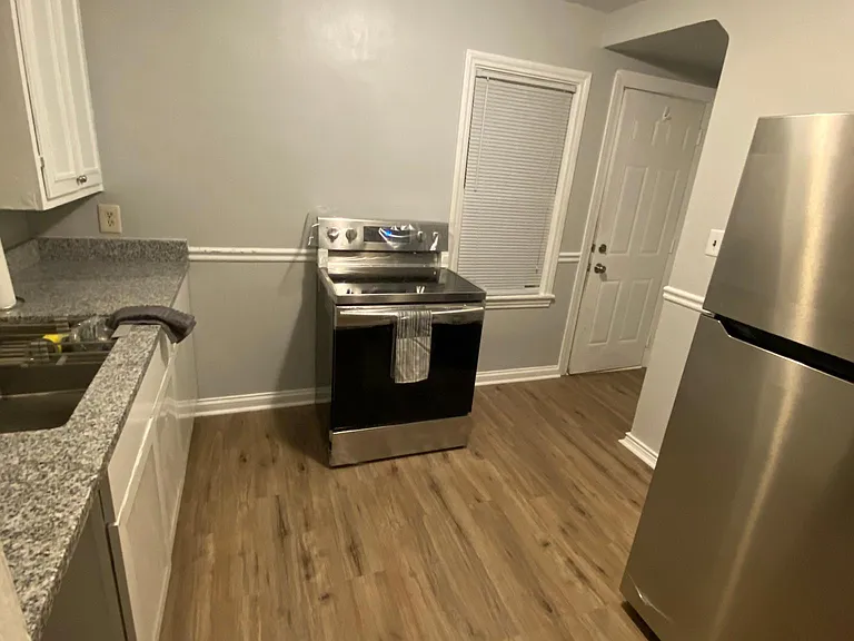 5757 N Keystone Ave — Photo 5